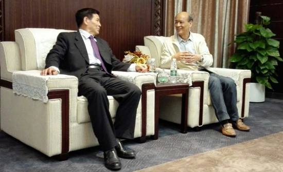 中國建筑材料聯合會喬龍德會長鼓勵宏宇集團繼續走創新驅動發展之路