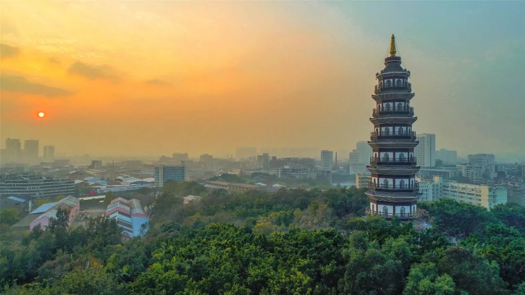 200年南國陶都“夜明珠”今日再現榮光！寶峰塔亮燈儀式全球直播！